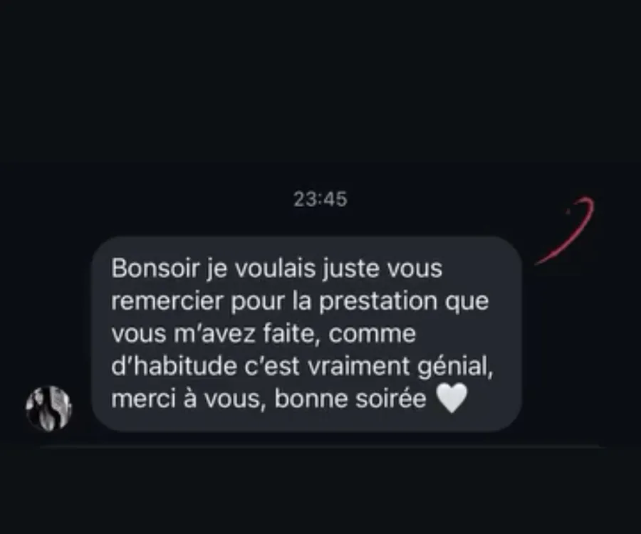 Message d'une cliente remerciant LIPS AESTHETICS PARIS pour sa prestation